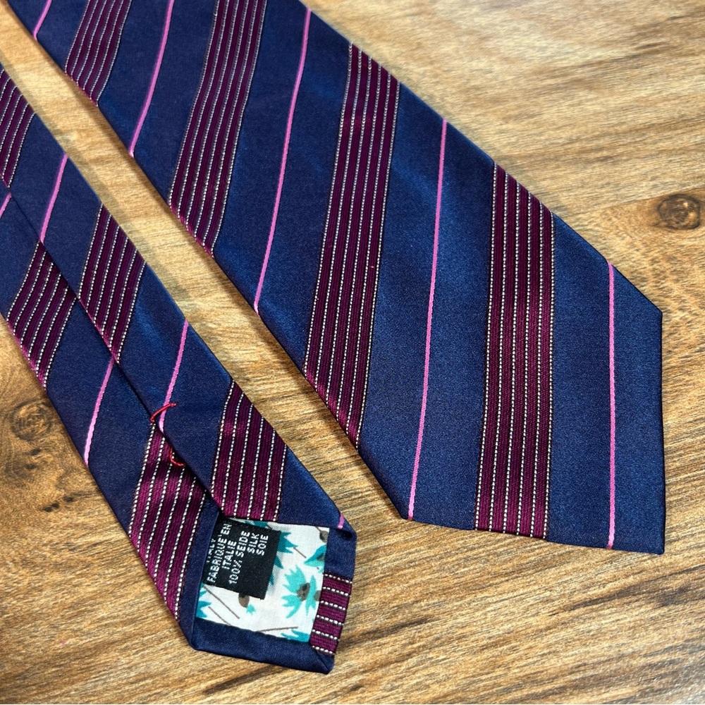 Paul Smith - Navy/Pink Diagonal Striped Peek-A-Boo FLORAL lining 100% Silk Tie